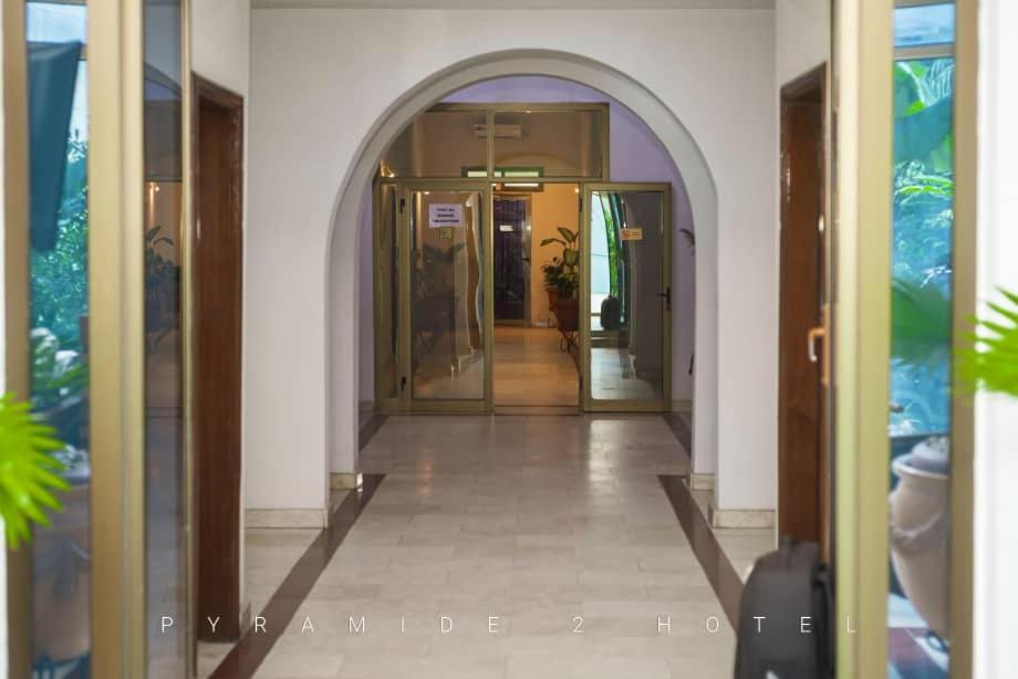 Pyramide II Hotel Kinshasa Luaran gambar