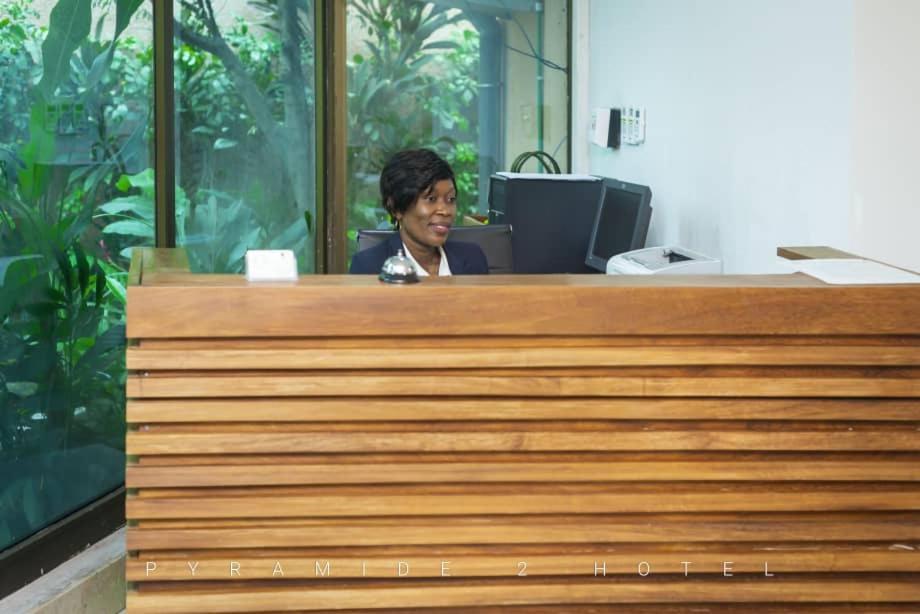Pyramide II Hotel Kinshasa Luaran gambar
