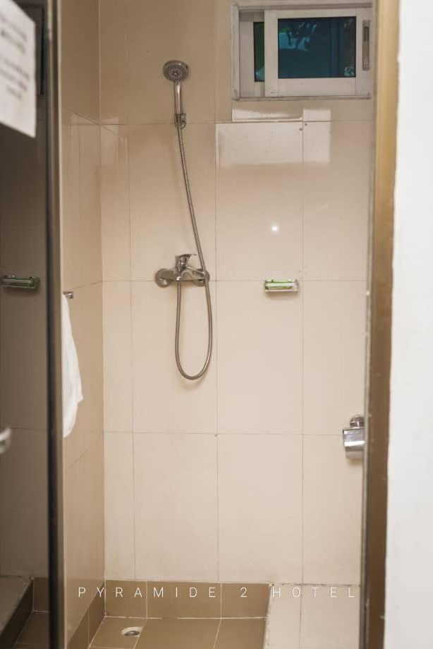 Pyramide II Hotel Kinshasa Luaran gambar