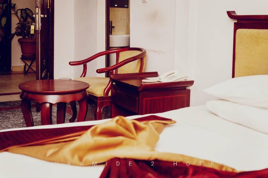 Pyramide II Hotel Kinshasa Luaran gambar